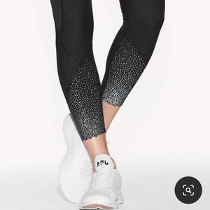 Lululemon Tight Stuff Cropped Yoga Pants Size 4